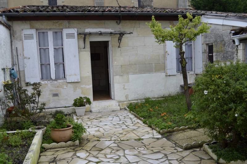 A vendre : Ensemble immobilier en pierre avec jardin bordeaux Bastide  